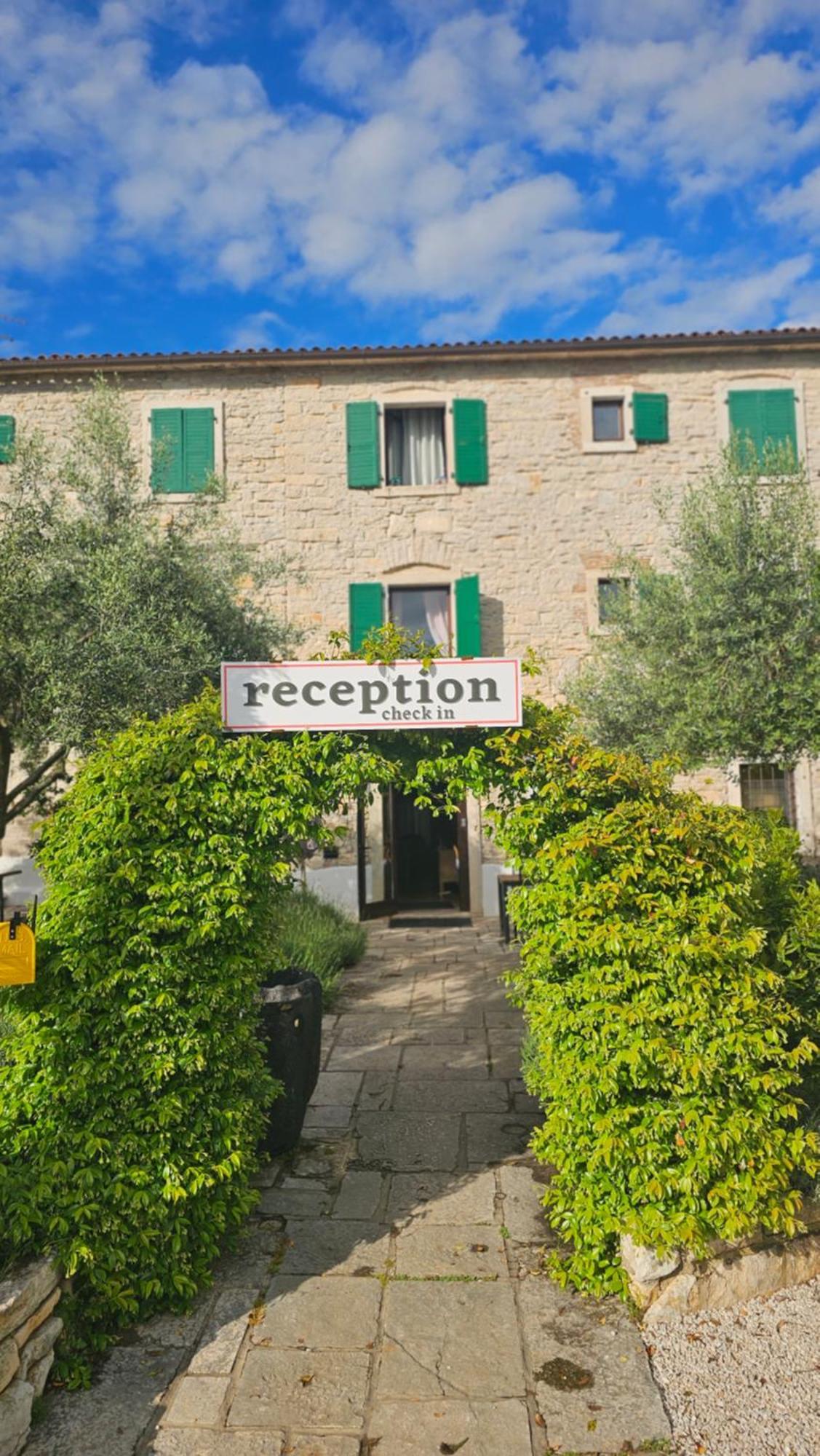 Casa Romantica La Parenzana Buje Exterior photo